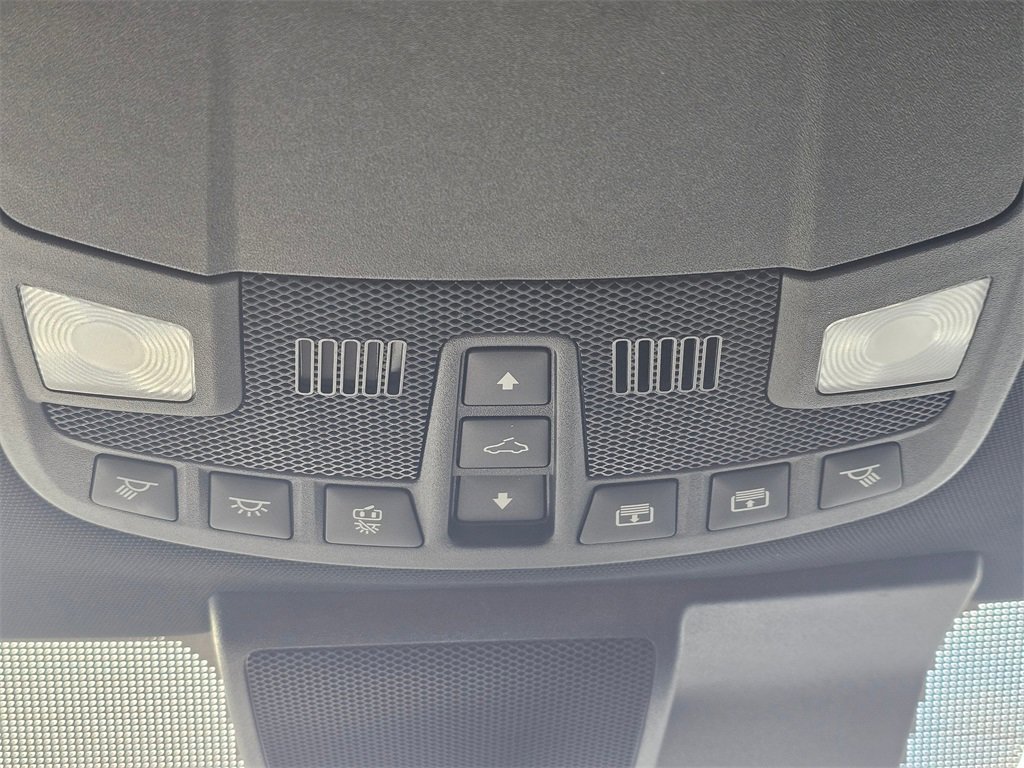 Used 2022 Ford F250 Lariat w/ Black Appearance Package image 34