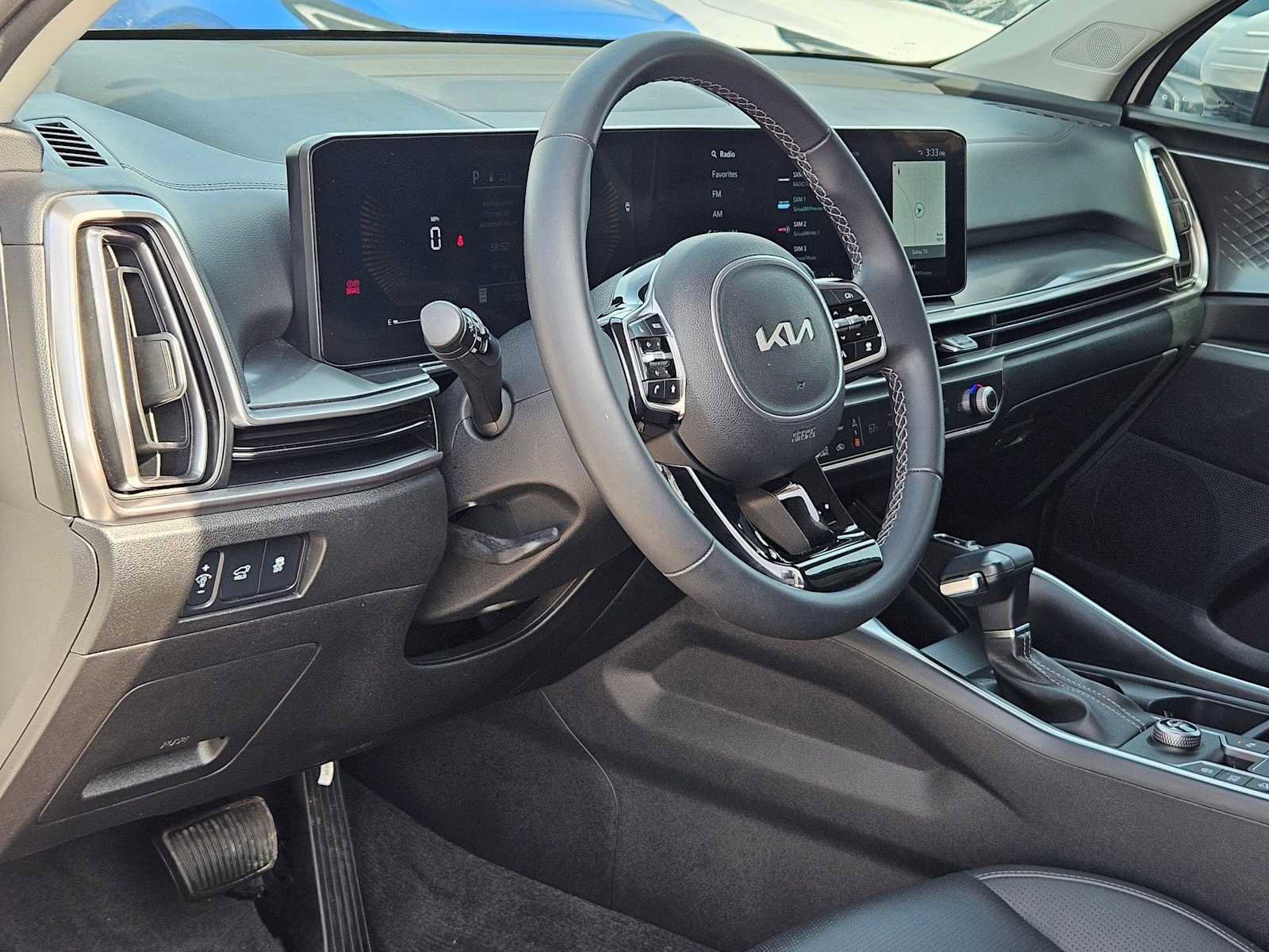 Certified 2025 Kia Sorento EX w/ Panoramic Sunroof Package FWD image 2