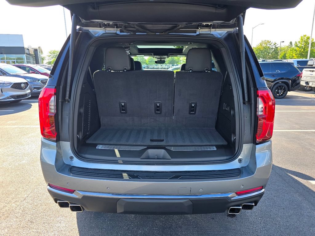 Certified 2025 GMC Yukon AT4 w/ AT4 Premium Package AWD/4WD image 27