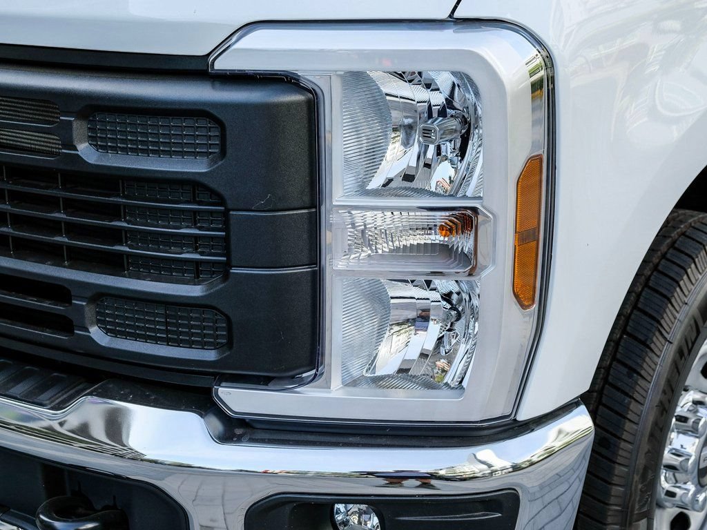 New 2024 Ford F250 XL w/ XL Chrome Package RWD image 5