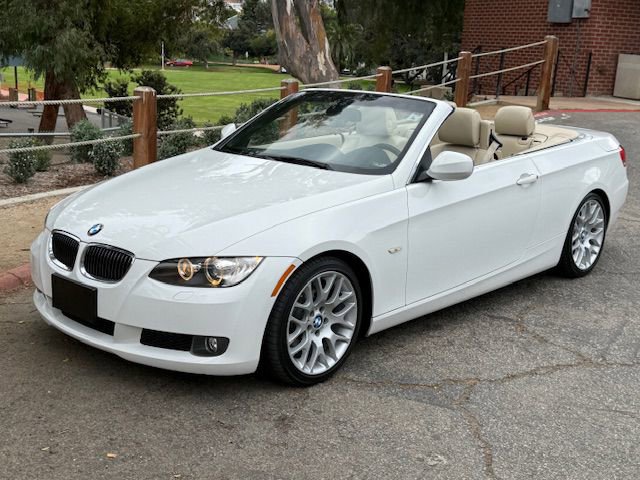 Used 2010 BMW 328i Convertible w/ Premium Pkg image 4