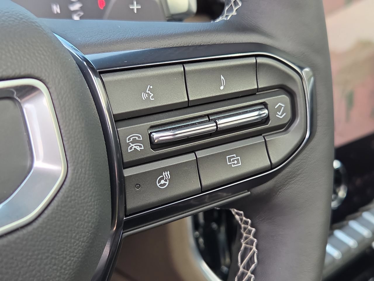 New 2026 GMC Yukon XL Denali Ultimate AWD/4WD image 36