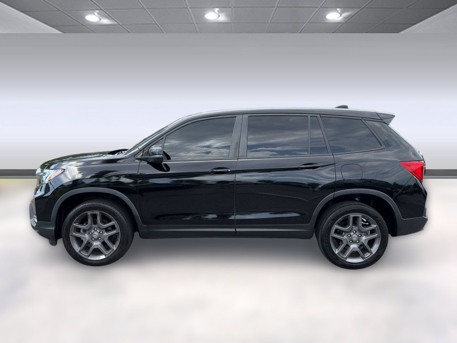 Used 2022 Honda Passport EX-L image 2