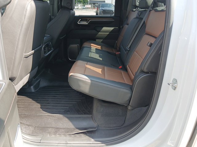 Used 2025 Chevrolet Silverado 3500 High Country w/ Technology Package AWD/4WD image 35