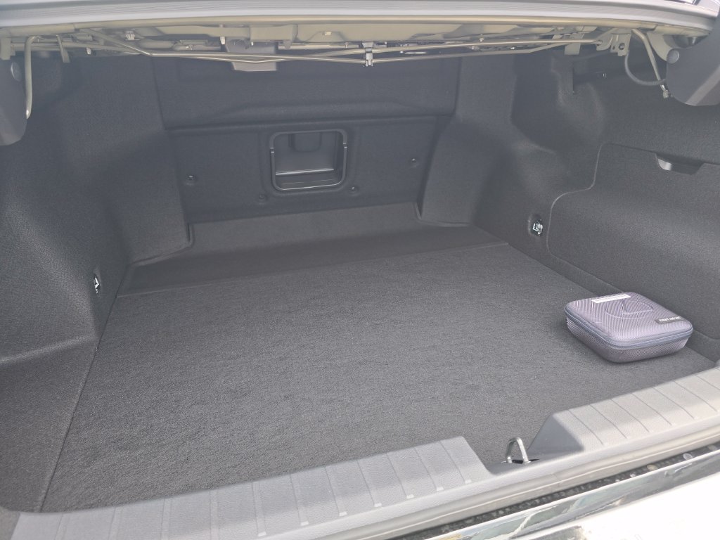 New 2026 Lexus ES 350h w/ Cold Area Package FWD image 33