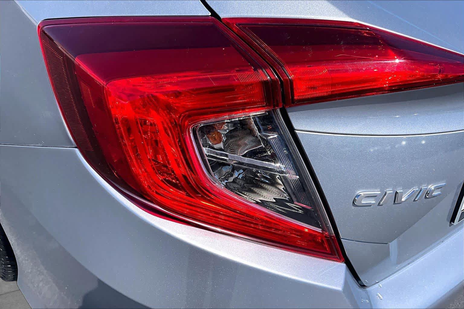 Used 2018 Honda Civic EX-L image 28