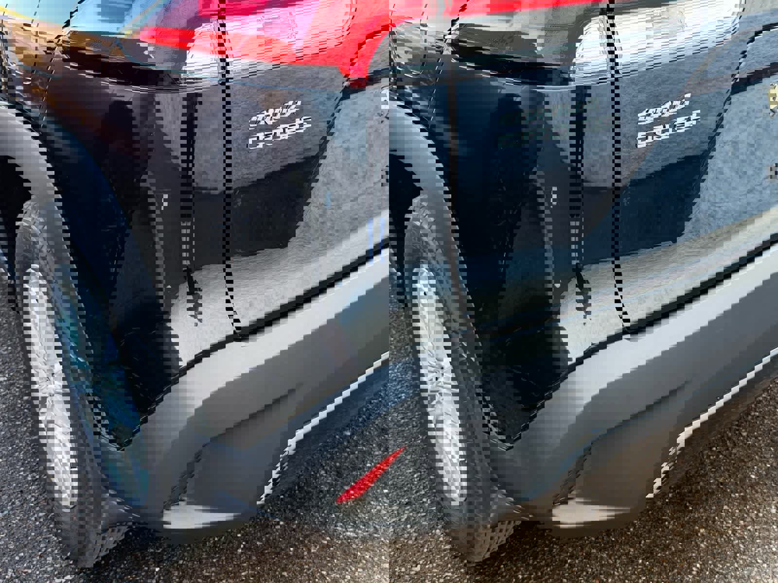 Used 2024 Toyota Corolla Cross LE image 19