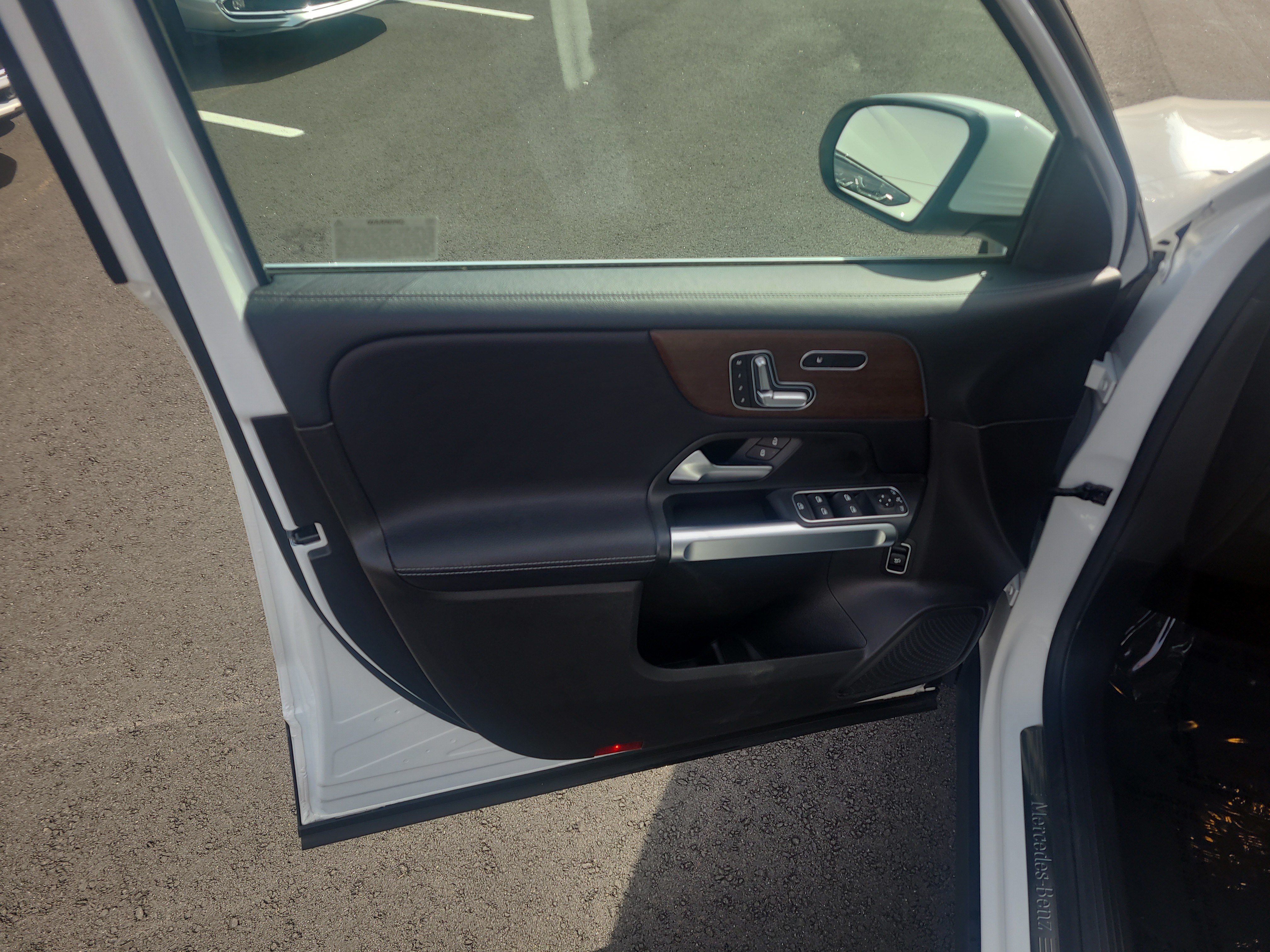 Used 2020 Mercedes-Benz GLB 250 4MATIC image 14