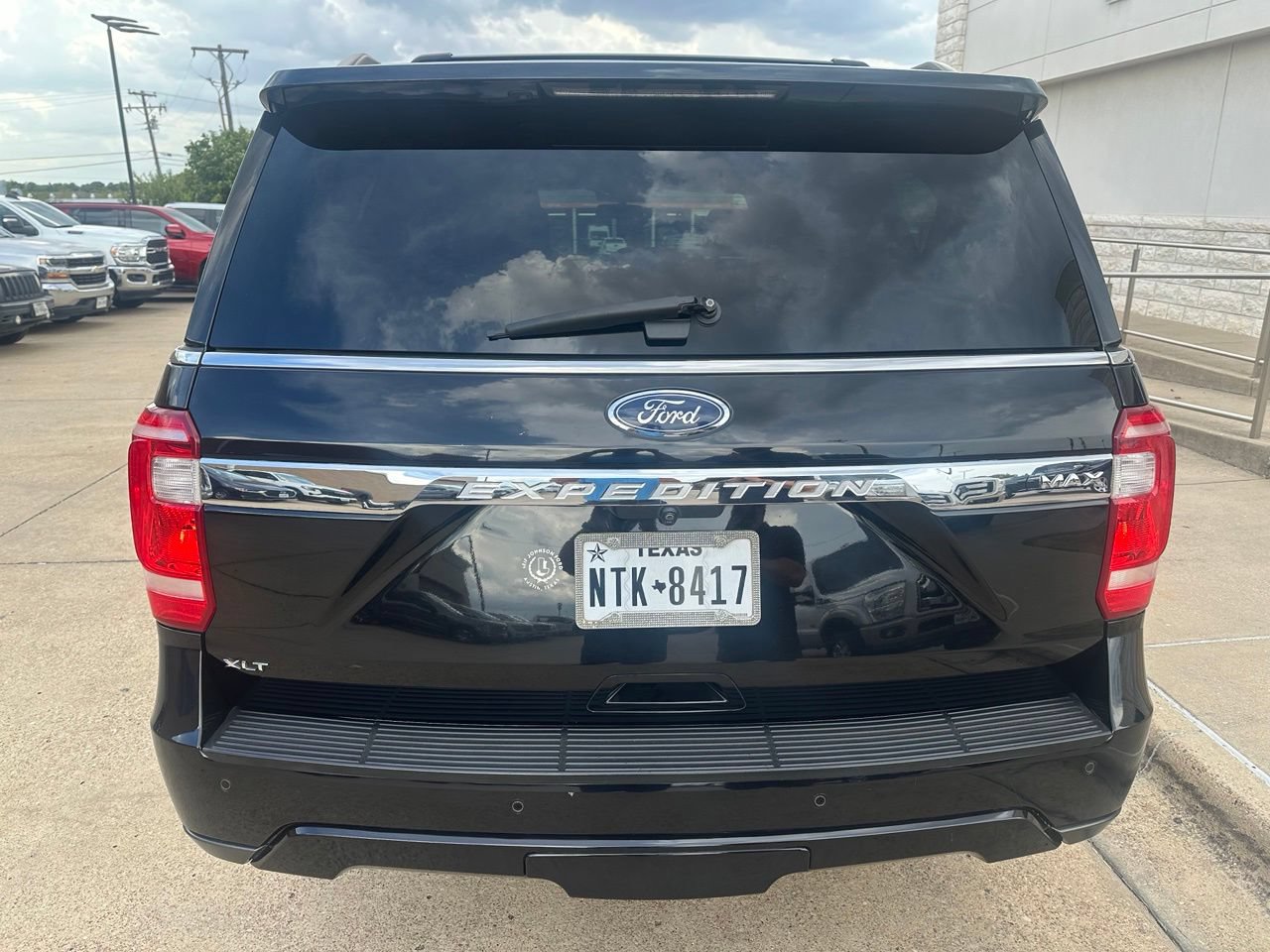 Used 2020 Ford Expedition Max XLT w/ Equipment Group 202A AWD/4WD image 11