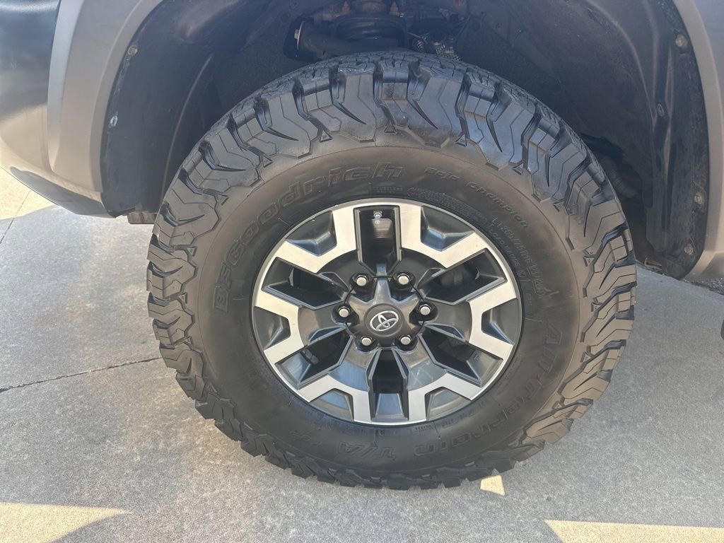 Used 2017 Toyota Tacoma TRD Off-Road w/ Tow Package (A/T) image 34