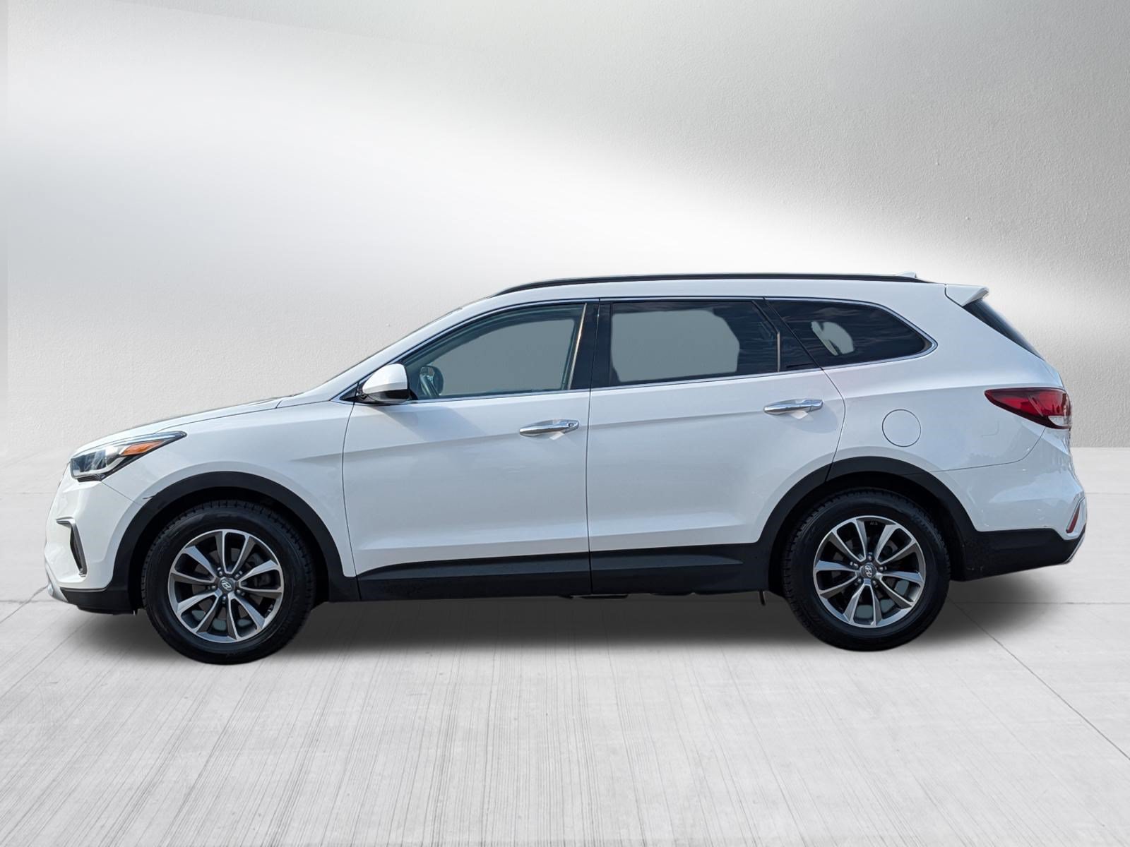 Used 2018 Hyundai Santa Fe SE AWD/4WD image 4