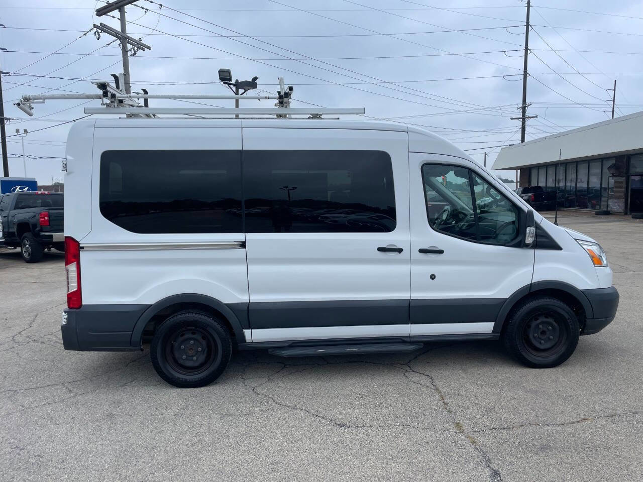 Used 2016 Ford Transit 150 XLT RWD image 6