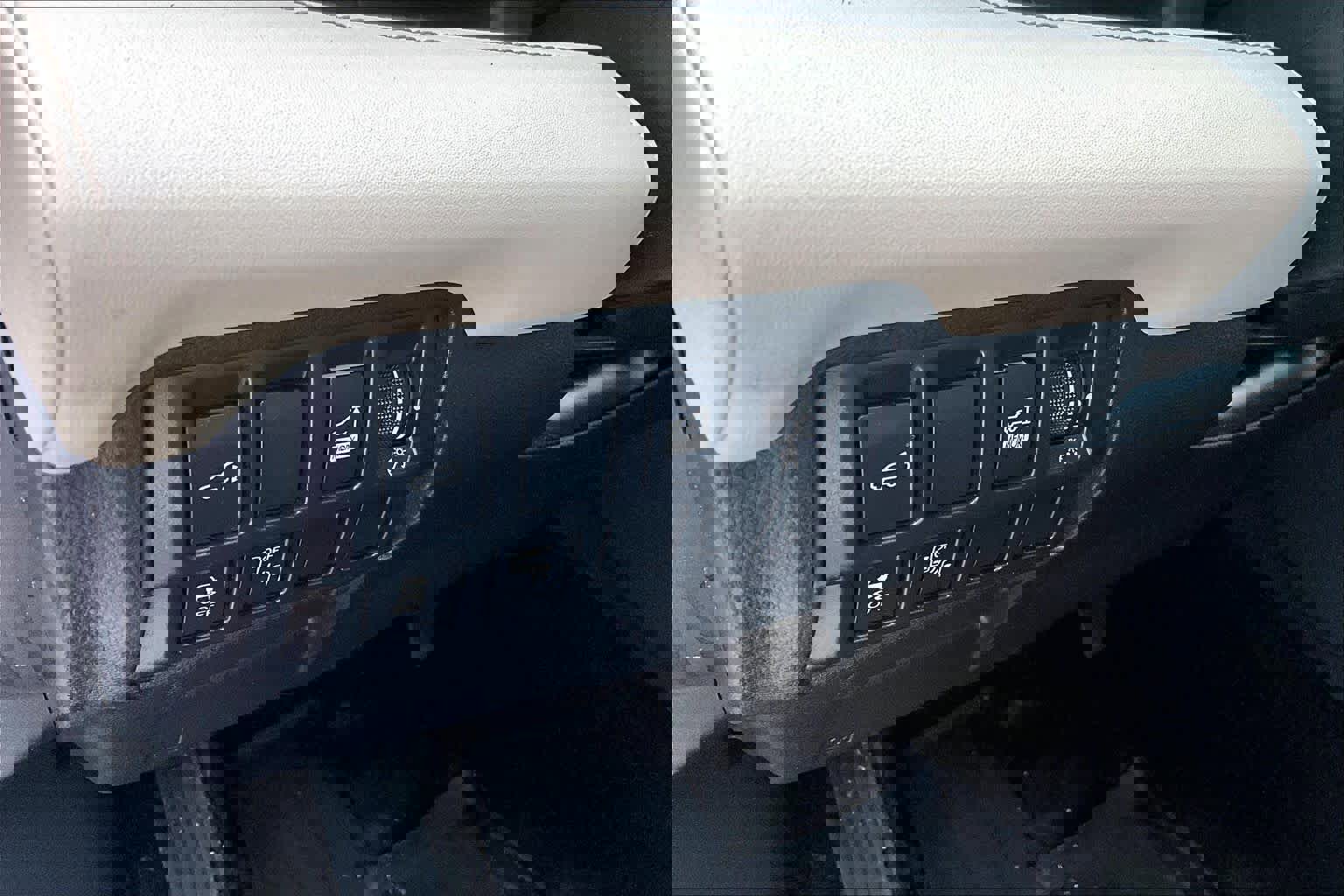 Used 2019 Subaru Ascent Limited image 33