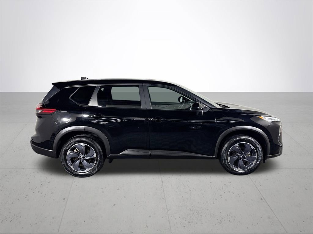 Used 2024 Nissan Rogue SV image 5