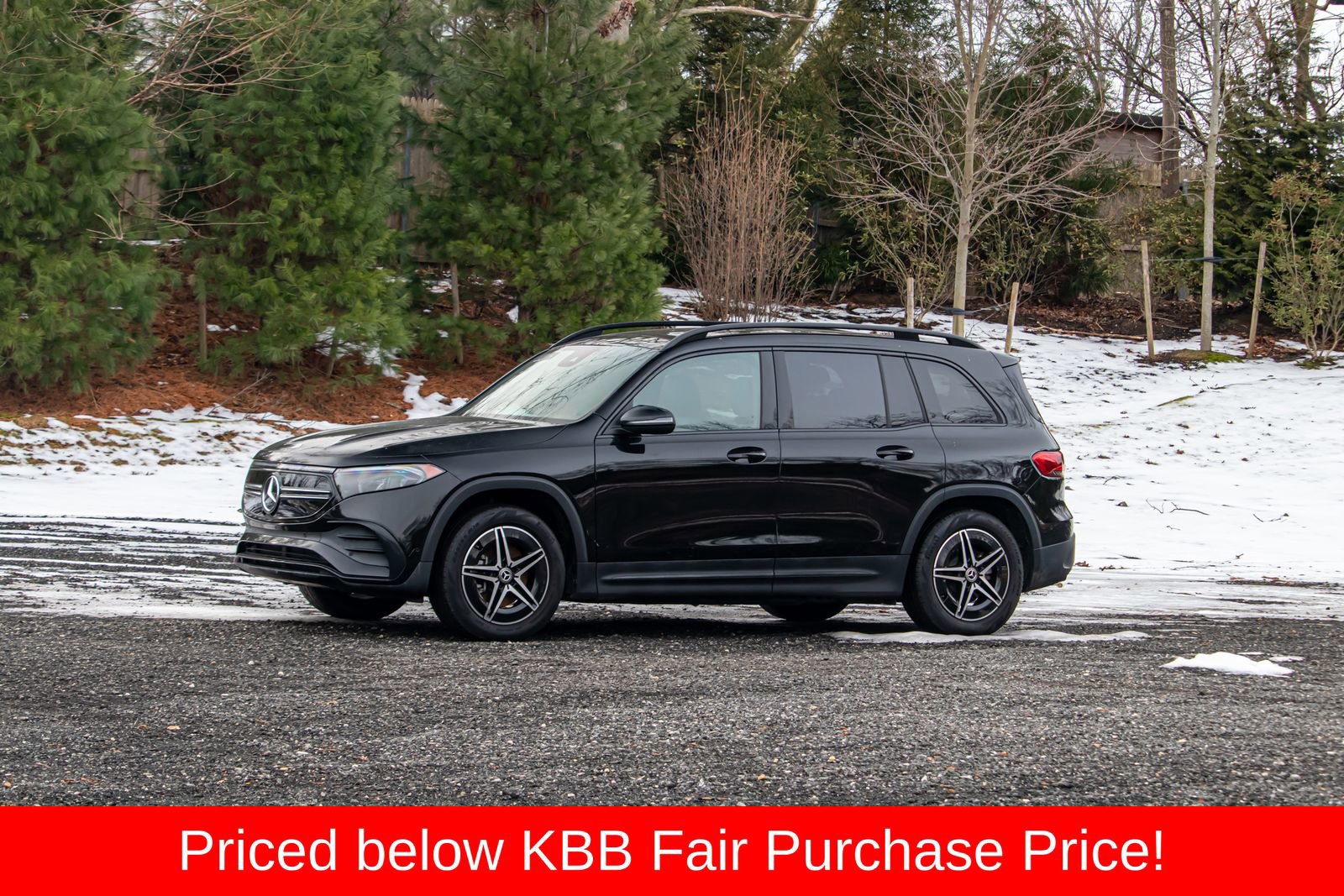 Used 2023 Mercedes-Benz EQB 300 4MATIC w/ AMG Night Package image 3