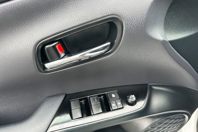 Used 2021 Toyota Prius Prime XLE image 12