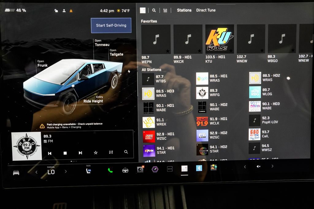 Used 2025 Tesla Cybertruck AWD Crew Cab image 29