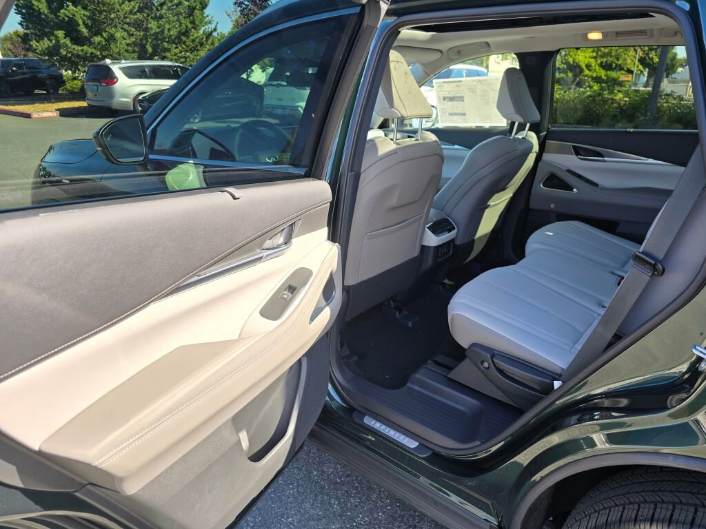 New 2026 INFINITI QX60 Luxe w/ Cargo Package image 15