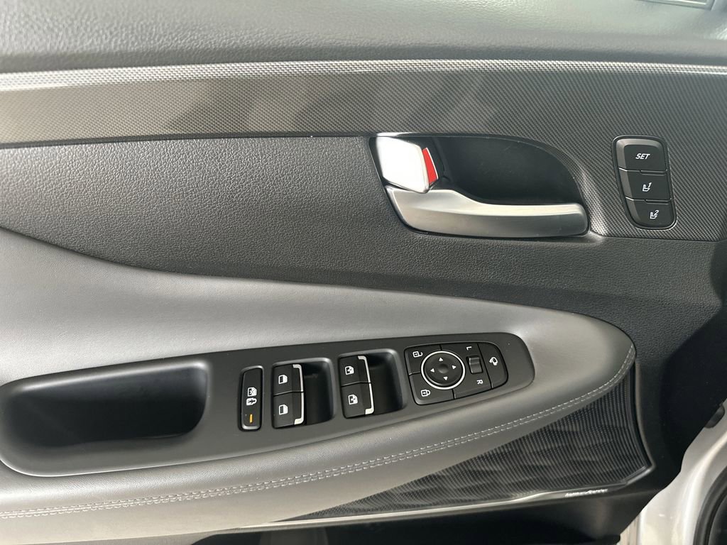 Used 2023 Hyundai Santa Fe Limited image 11