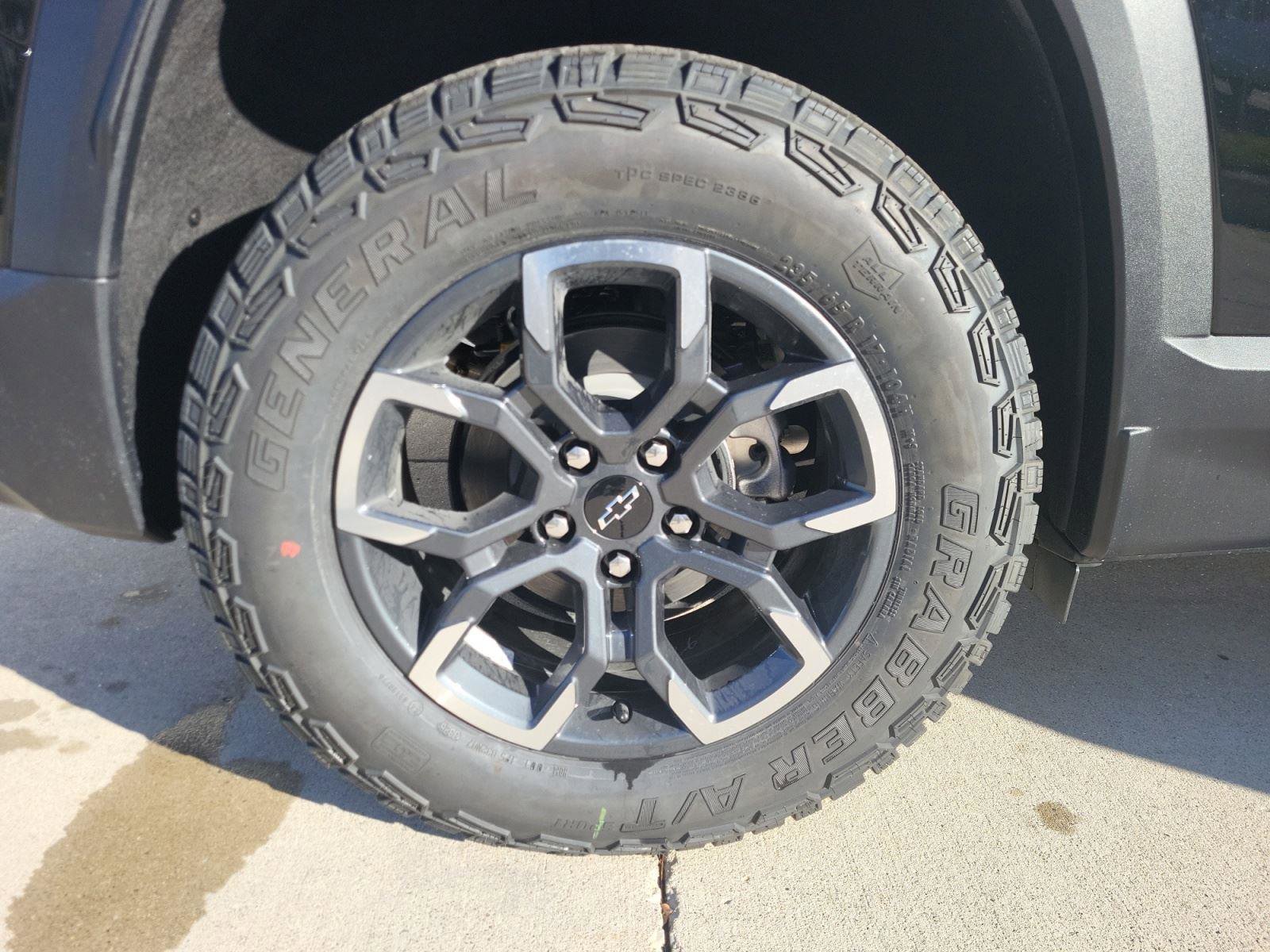 New 2026 Chevrolet Equinox ACTIV w/ Safety and Technology Package image 30