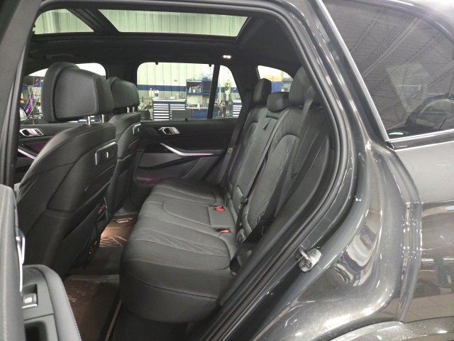 Used 2024 BMW X5 M60i image 7
