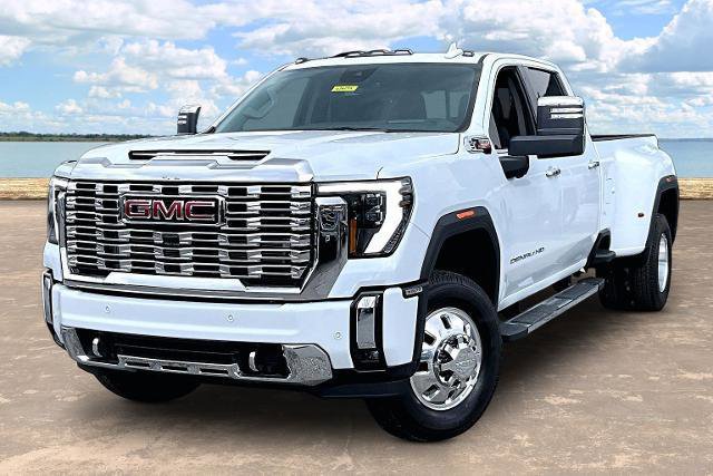 New 2026 GMC Sierra 3500 Denali w/ Denali Reserve Package image 2