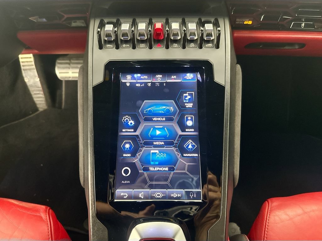 Used 2021 Lamborghini Huracan EVO RWD image 15