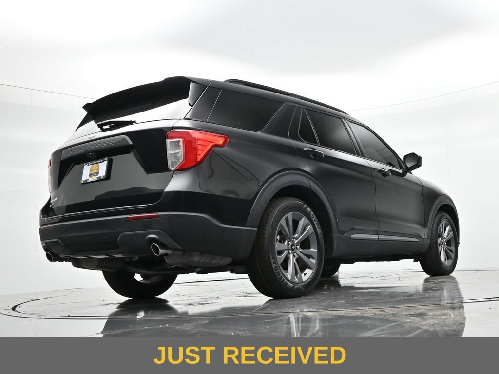 Certified 2022 Ford Explorer XLT w/ Equipment Group 202A RWD image 28