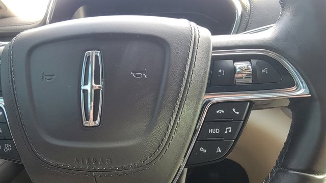 Used 2019 Lincoln Continental Reserve image 31