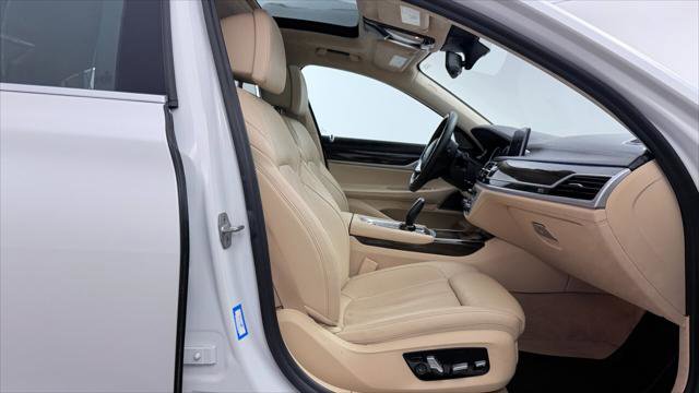 Used 2020 BMW 740i w/ Cold Weather Package RWD image 22