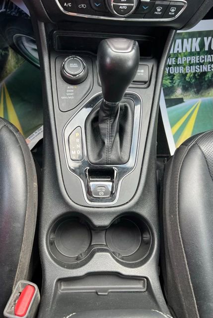 Used 2023 Jeep Cherokee Altitude Lux image 17