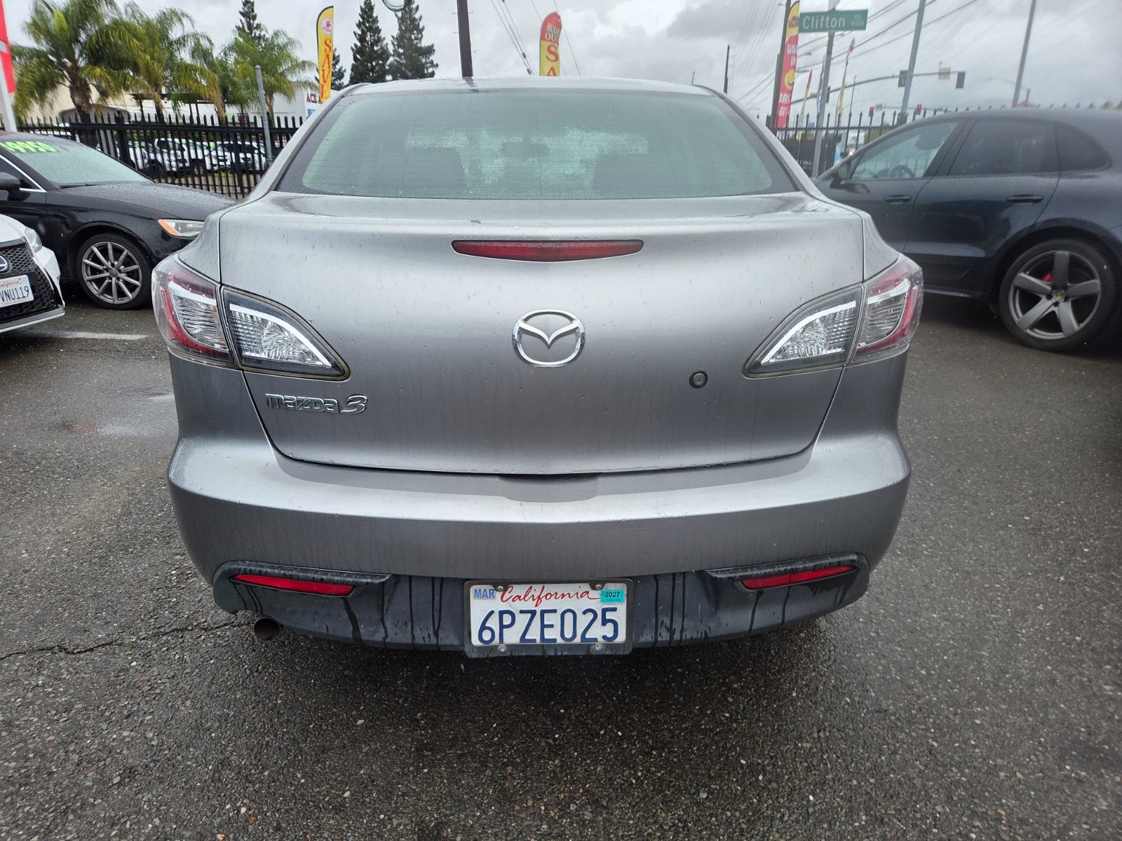 Used 2011 MAZDA MAZDA3 i Sport FWD image 3