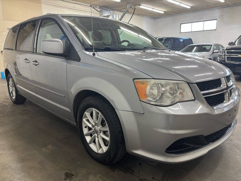 Used 2014 Dodge Grand Caravan SXT w/ Rear Park Assist Package image 3