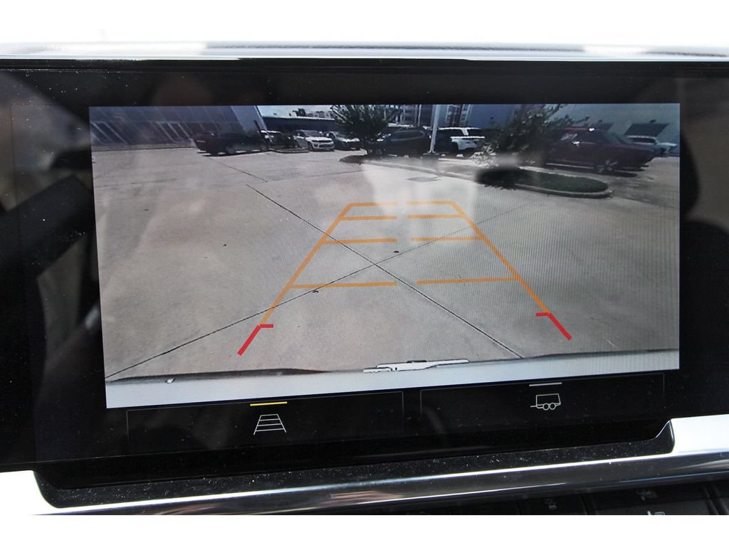 Used 2025 Chevrolet Silverado 1500 LT RWD image 16