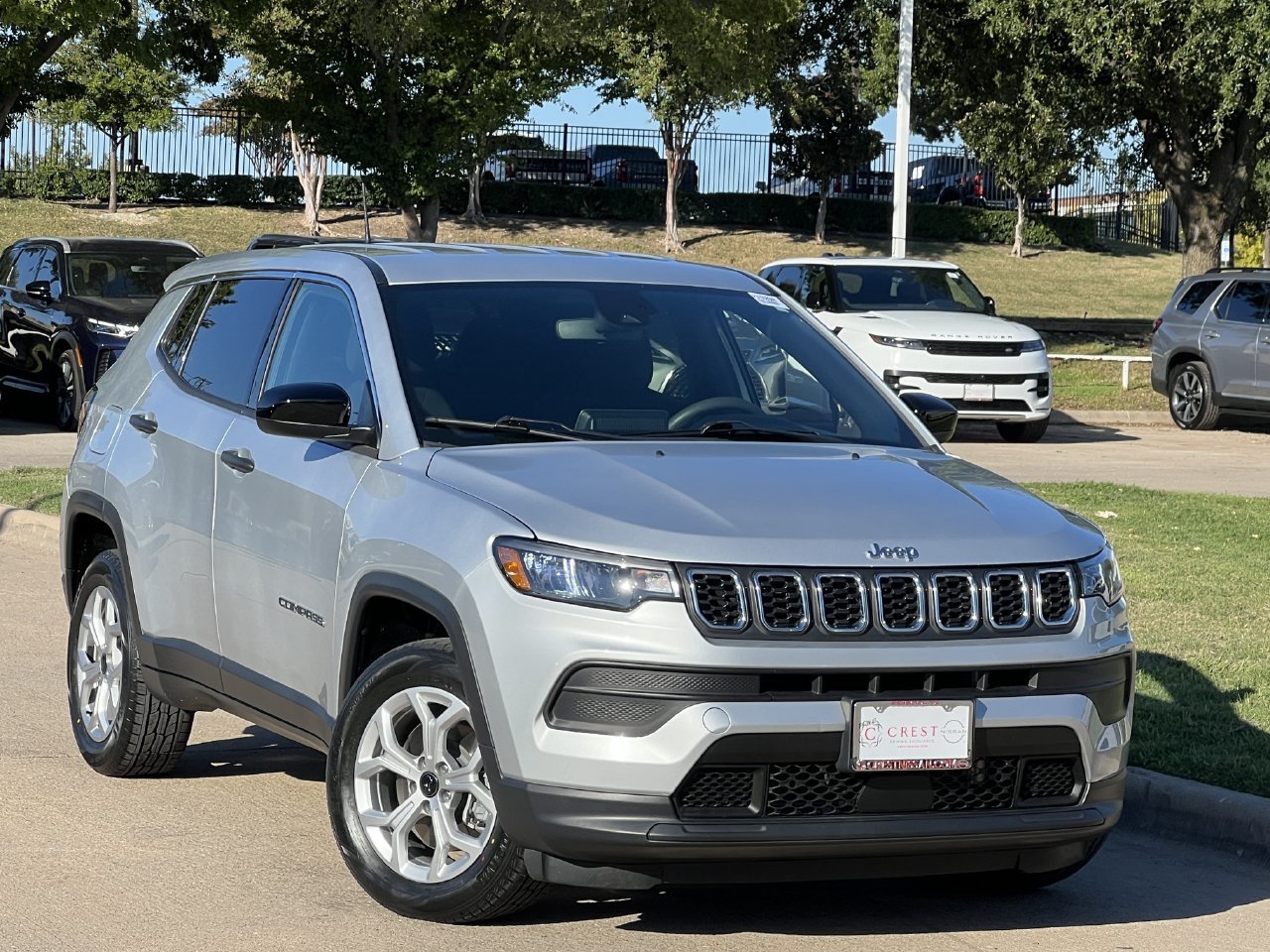 Used 2025 Jeep Compass Sport AWD/4WD image 2