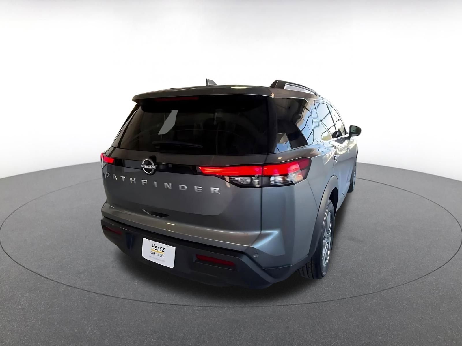 Used 2025 Nissan Pathfinder SV image 21