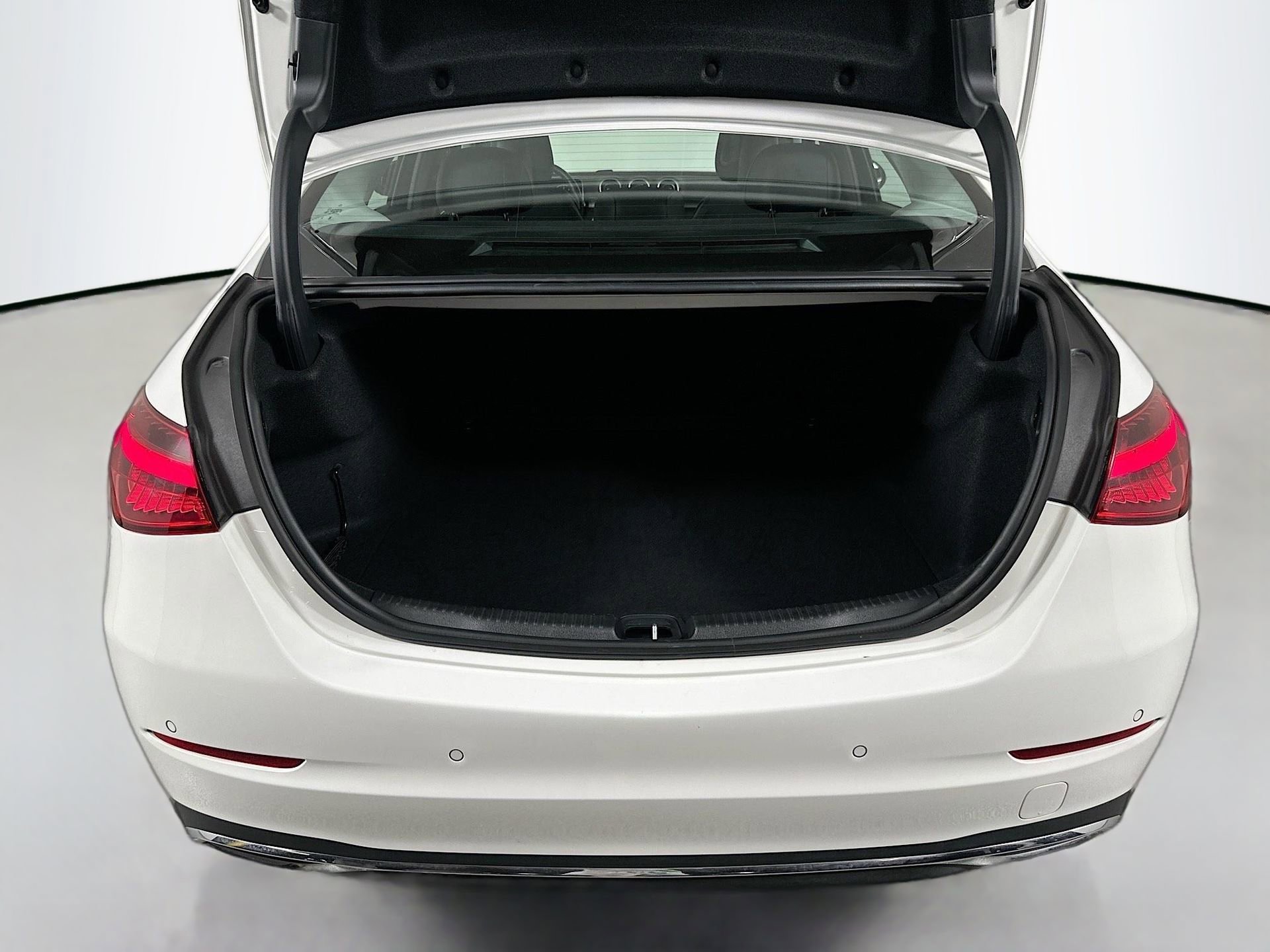 Used 2025 Mercedes-Benz C 300 Sedan image 35