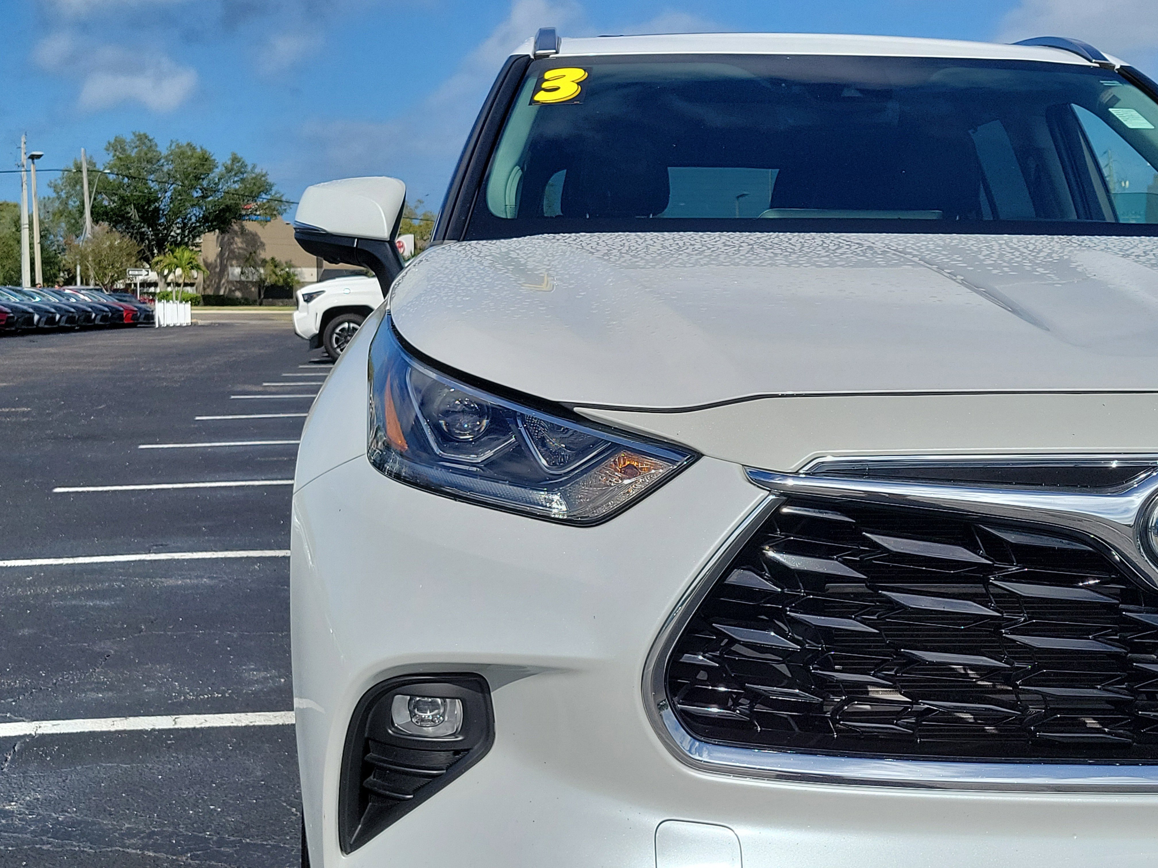 Used 2023 Toyota Highlander Platinum FWD image 7