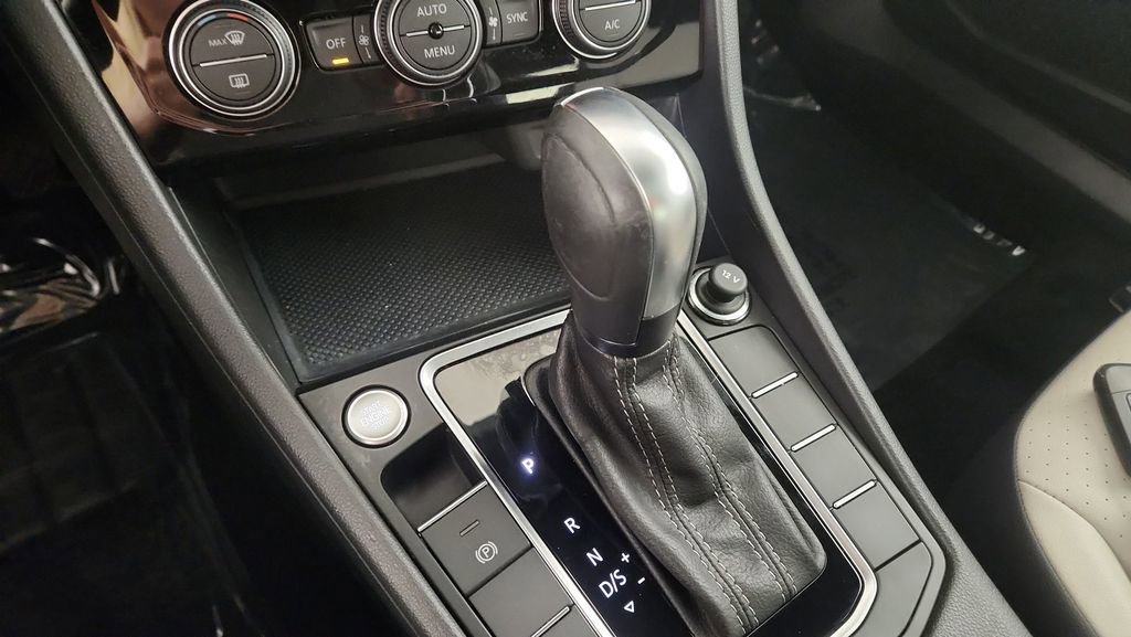 Used 2021 Volkswagen Jetta R-Line image 24