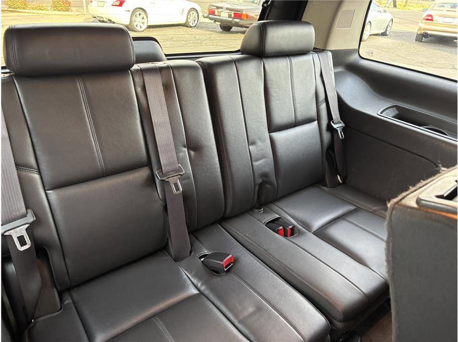 Used 2012 Chevrolet Tahoe LT image 13