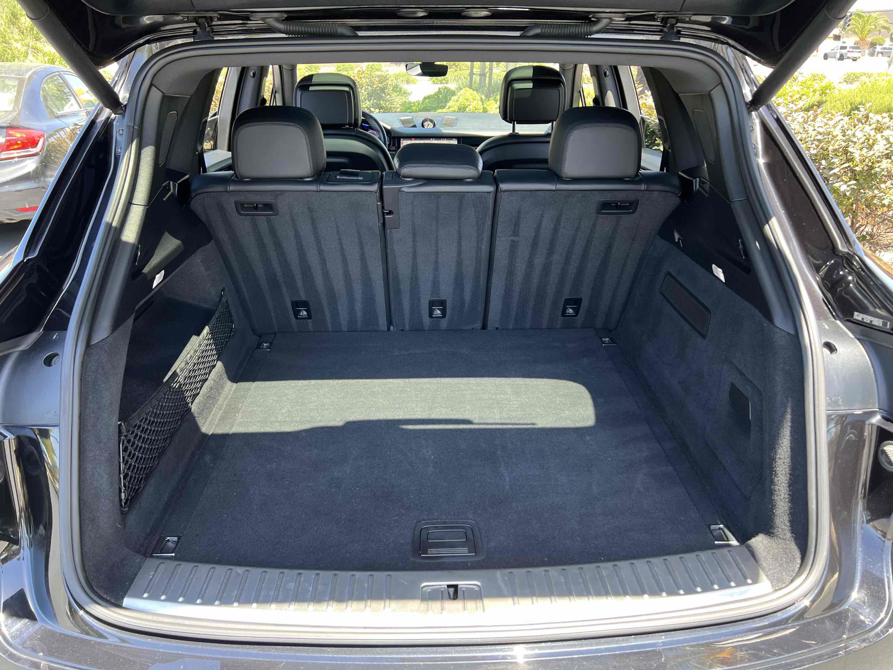 Used 2019 Porsche Cayenne w/ Premium Package AWD/4WD image 63