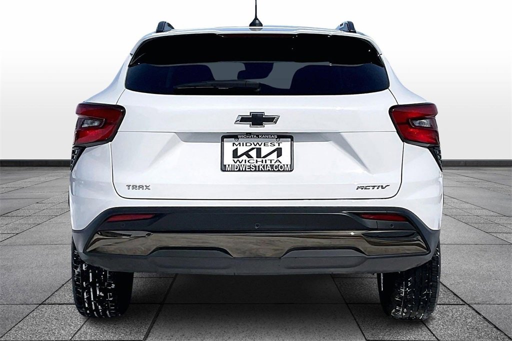Used 2025 Chevrolet Trax ACTIV w/ Sunroof Package image 4