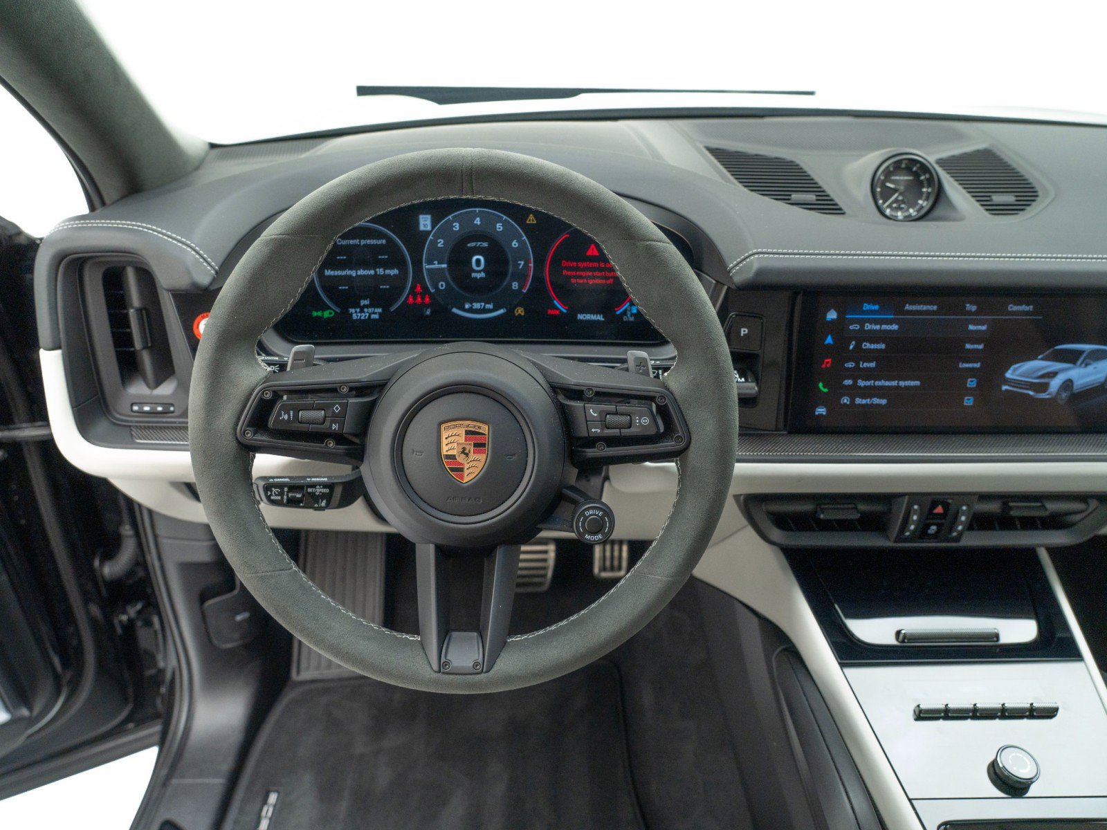Certified 2025 Porsche Cayenne GTS image 32