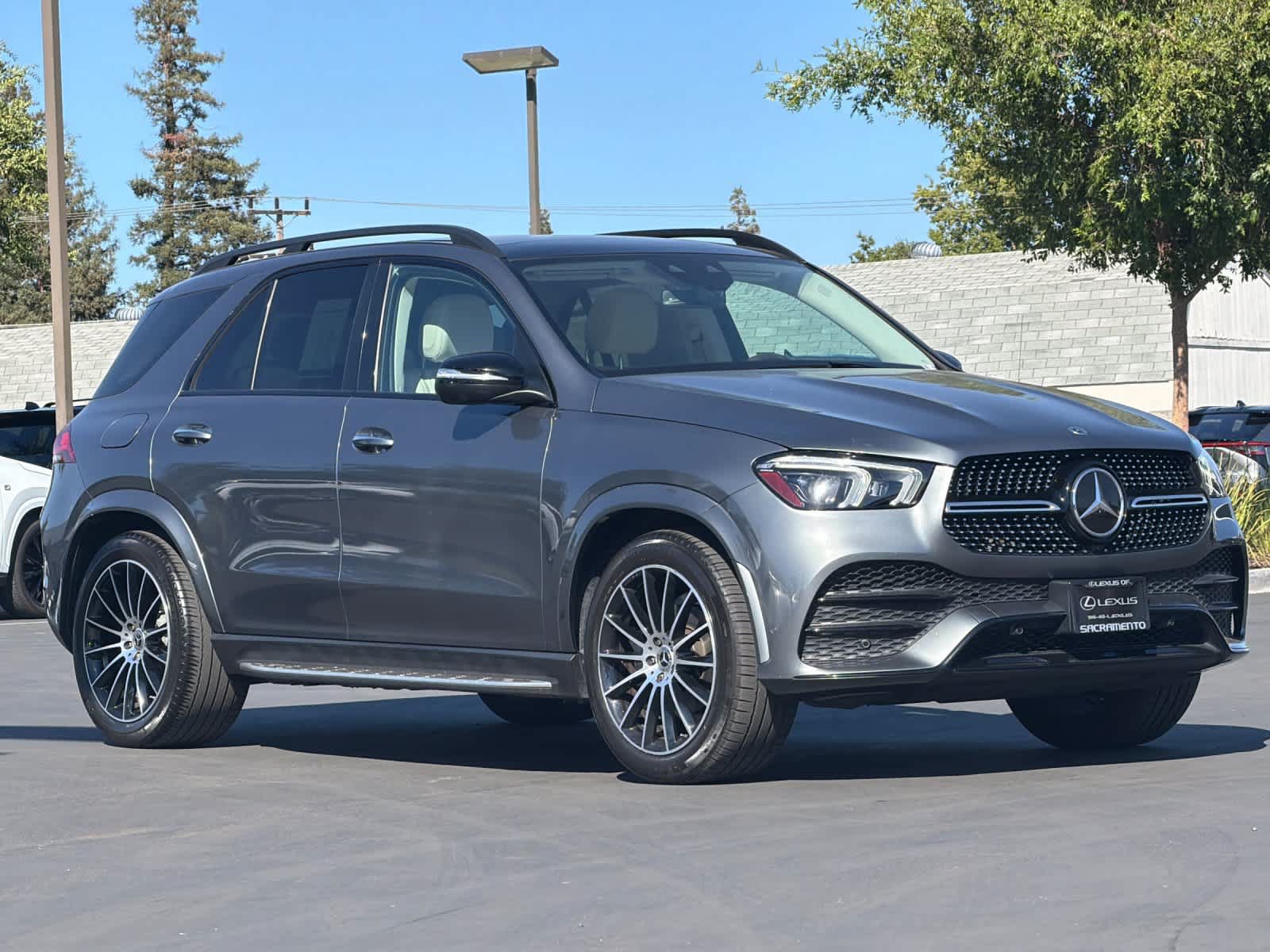 Used 2022 Mercedes-Benz GLE 350 4MATIC image 3