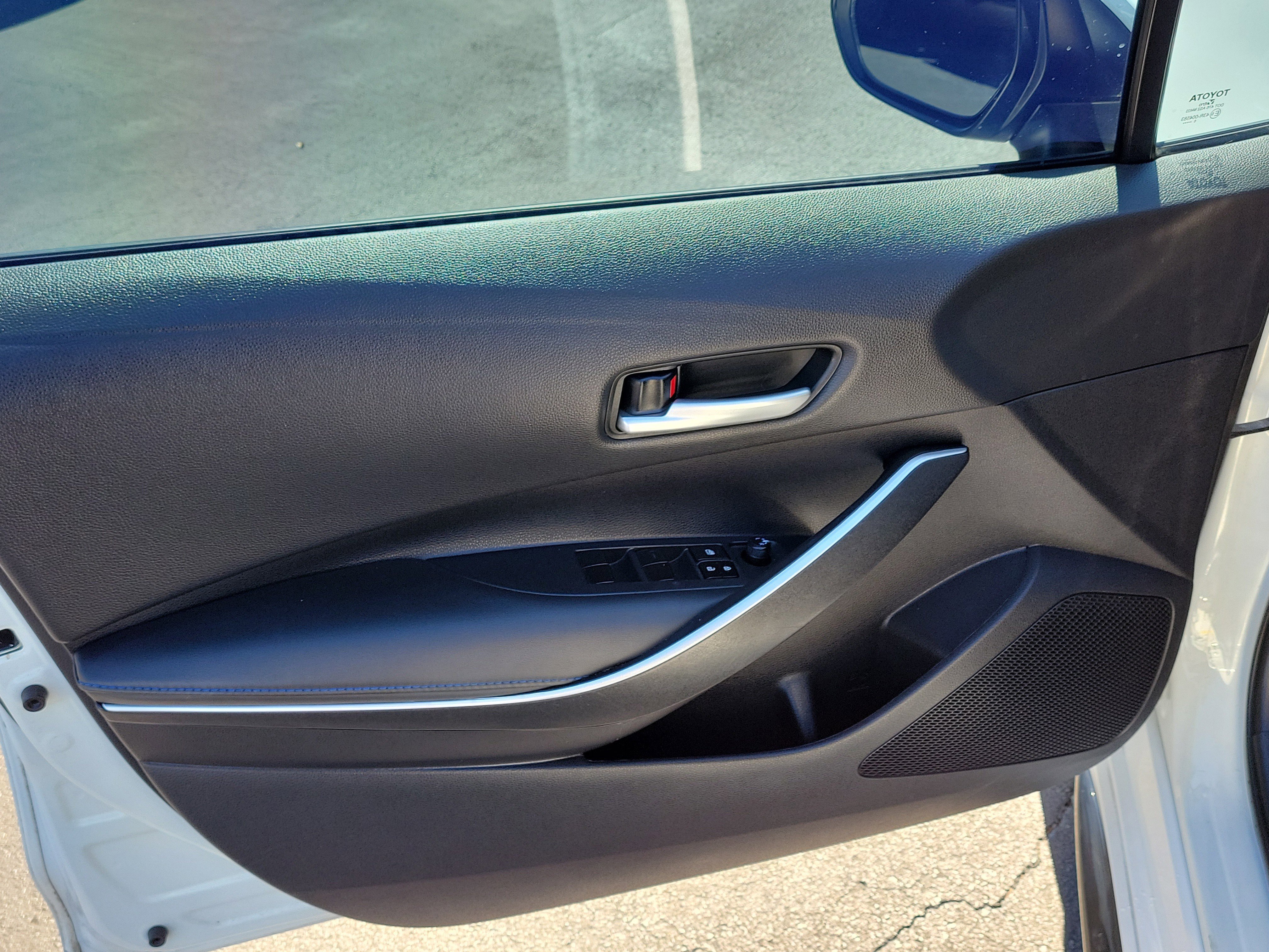 Used 2021 Toyota Corolla SE image 16