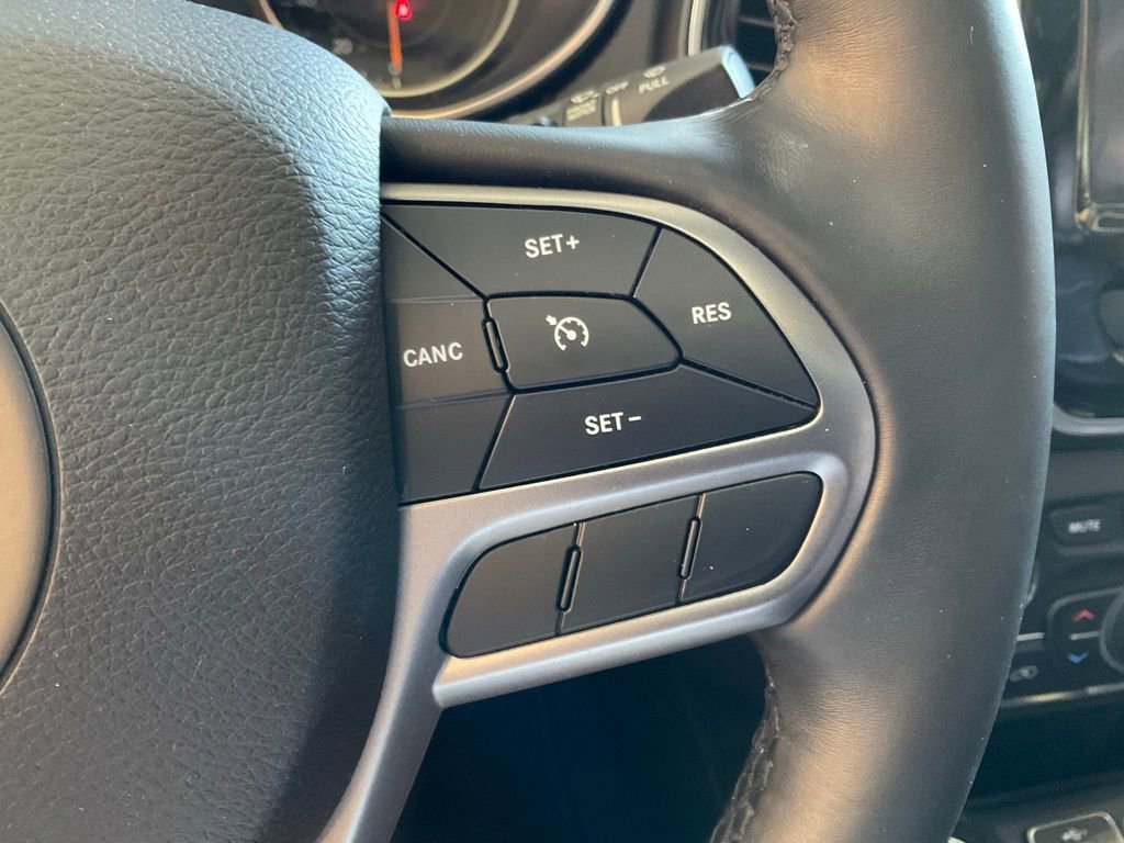 Used 2019 Jeep Cherokee Limited image 14