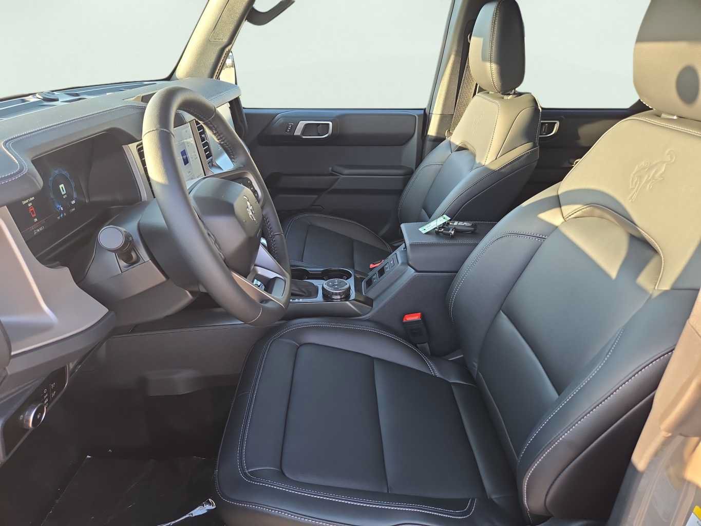 New 2026 Ford Bronco Outer Banks AWD/4WD image 9