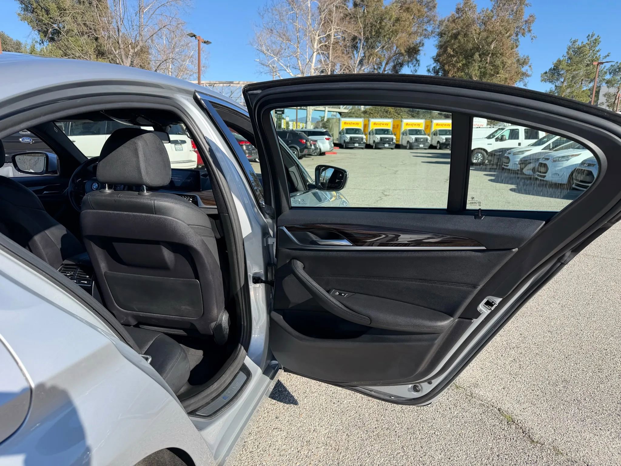 Used 2019 BMW 530e w/ Premium Package image 21