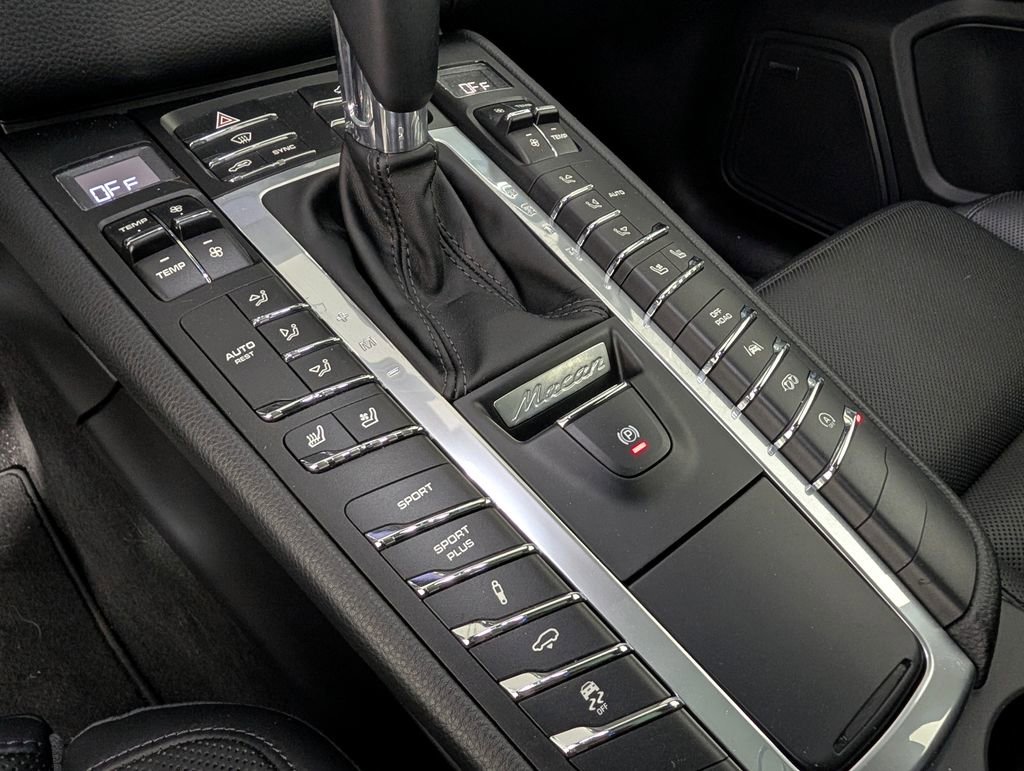 Used 2018 Porsche Macan image 34