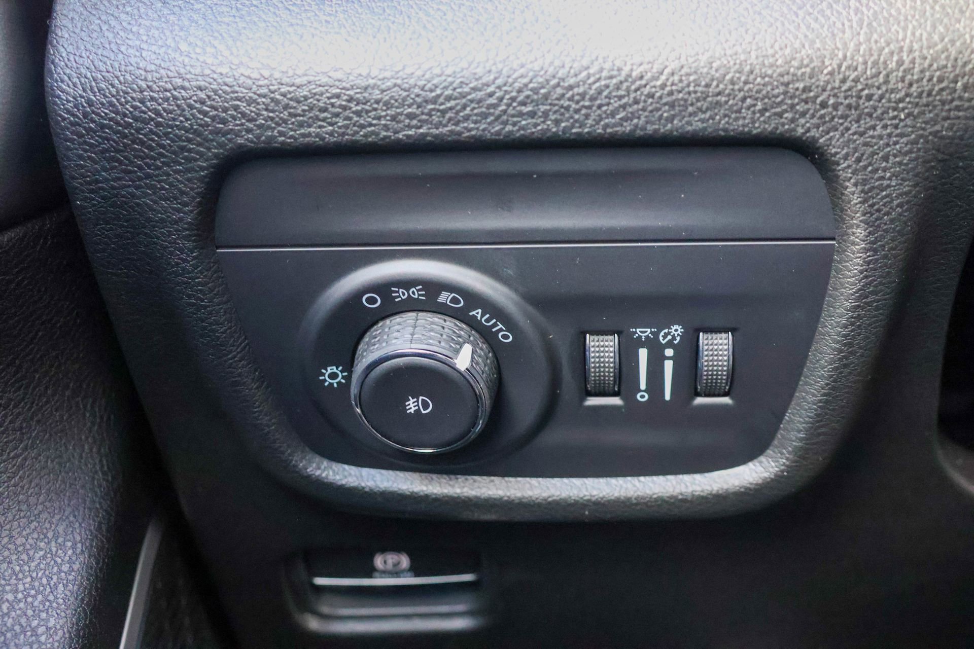 New 2026 Jeep Grand Cherokee L Limited w/ Limited Altitude Package image 32